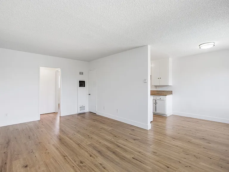 7100 Fulton Ave — Photo 2