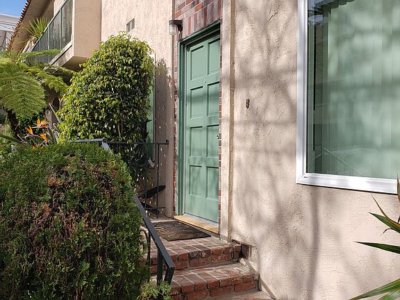 2nd image of 976 S Westgate Ave APT 1