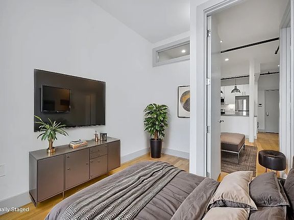 2nd image of 347 Lorimer St Penthouse 2