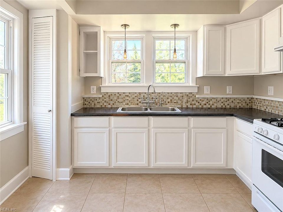 2nd image of 3605 Victoria Blvd