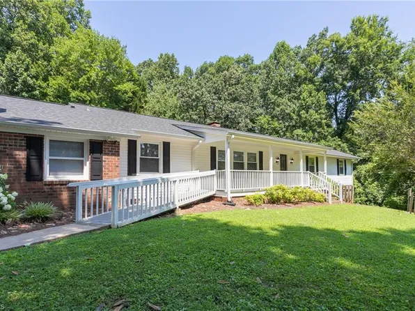 1405 N Sellars Mill Rd, Burlington, NC 27217