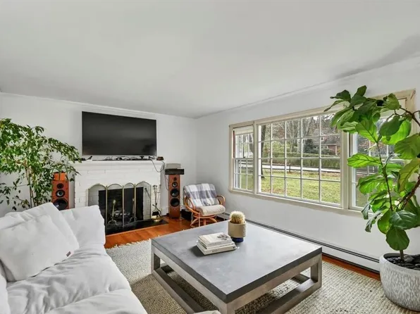 10 Woodland Road, Bedford Hills, NY 10507