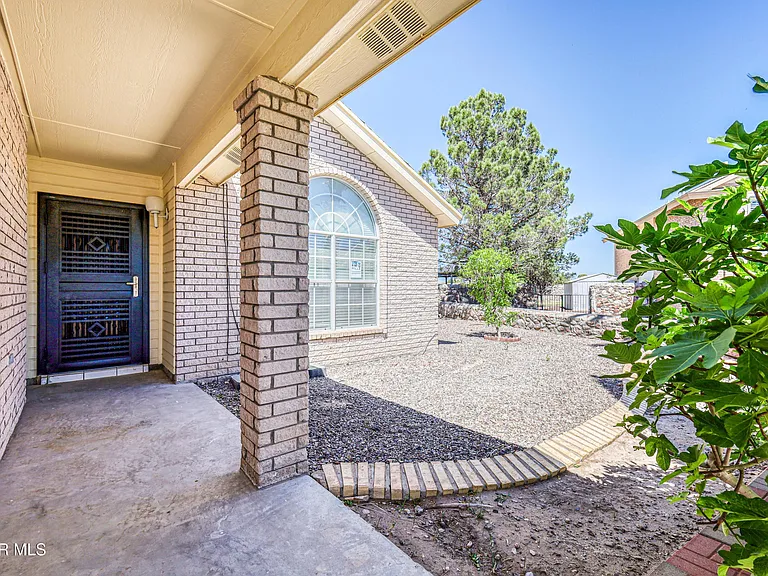 1229 Diamond Cove Pl — Photo 6
