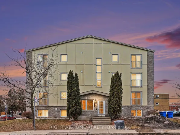 646 Cummings Ave #202, Ottawa, ON K1K 2K6