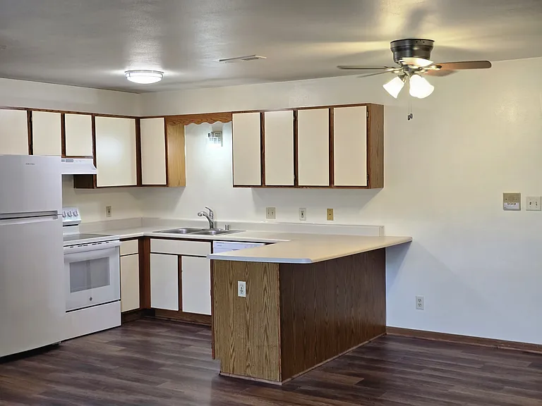 1020 Riverbend Dr #212 — Photo 3