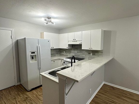 5th image of 6856 Mill Brook Pl