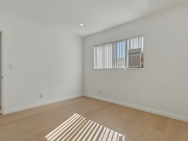 3869 Tilden Ave — Photo 34