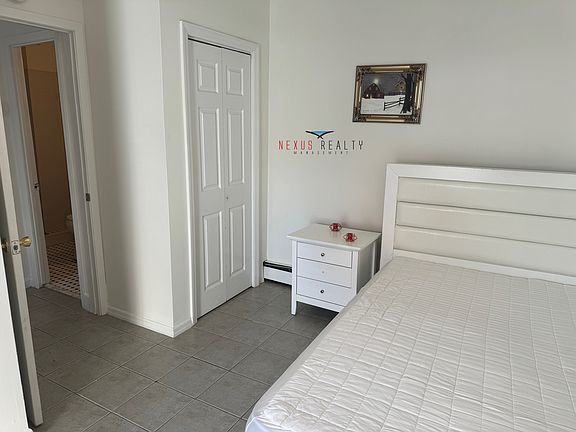 3rd image of 2368 37th St #1