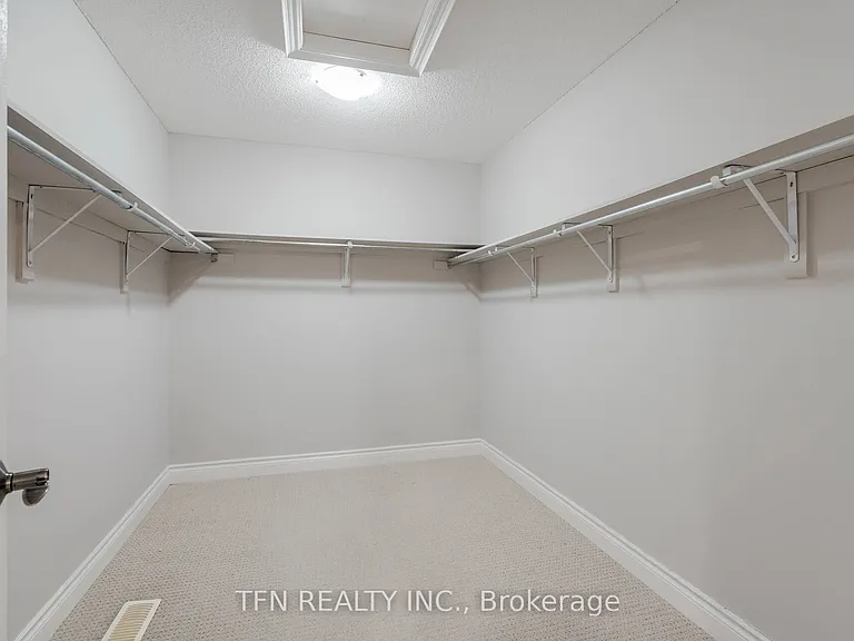 1648 Pennel Dr #UPPER — Photo 29