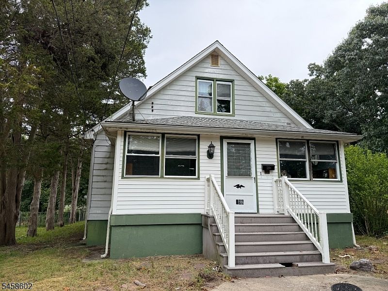 1st image of 398 Gardens Ave