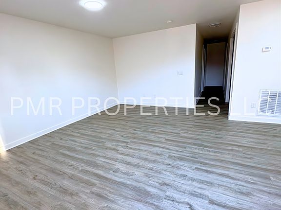 4th image of 5211 Lake Ave