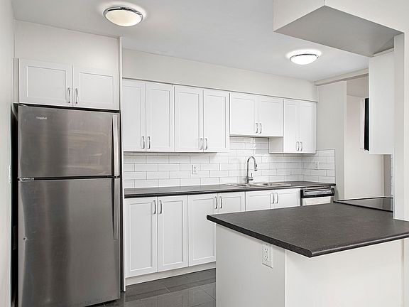 4th image of 79 Thorncliffe Park Dr #1429159
