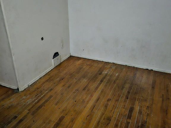 3rd image of 15779 Wabash St