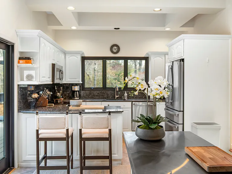 37 Bay Woods Dr — Photo 10
