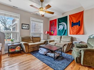 1506 W Wolfram St #2, Chicago, IL 60657