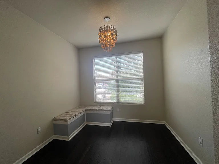 2401 Falesco Rd SE — Photo 8