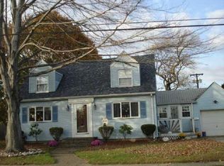 220 Harmony Ct, Warwick, RI 02889