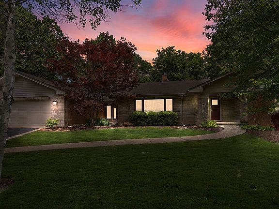 4th image of 2023 Crestwood Ln