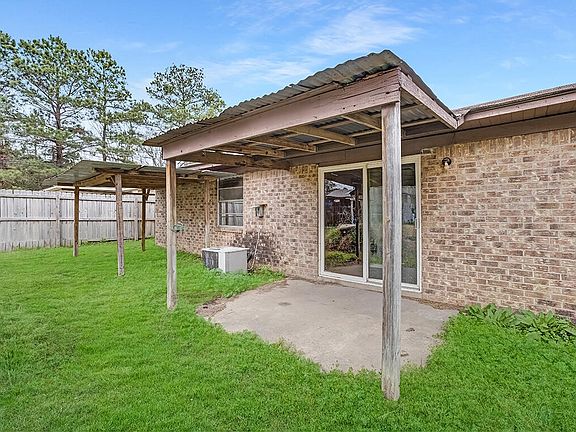 2nd image of 165 Greenforest Trl