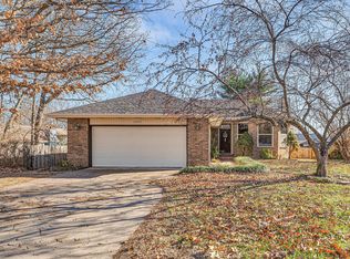 2892 S Timbercreek Avenue, Springfield, MO 65807