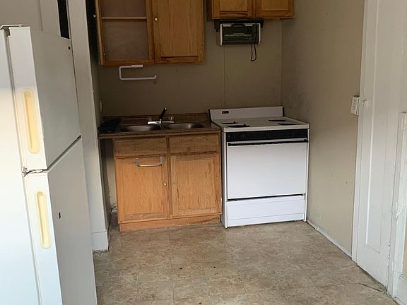 4th image of 3536 Baltimore Ave #6