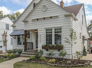 4329 Chanticleer Dr, Fairview Park, OH