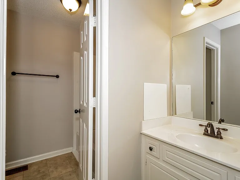 3240 Beaver Dr — Photo 11