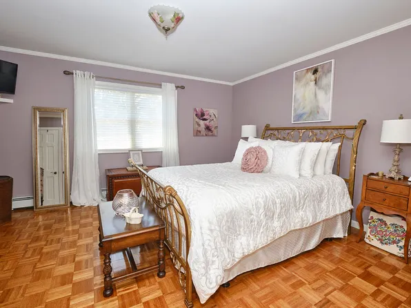 1594 Independence Avenue image 12 of 26