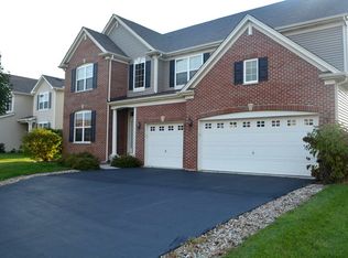 158 Redmond Dr, Gilberts, IL 60136