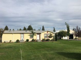 25916 N Perry Cir, Chattaroy, WA 99003