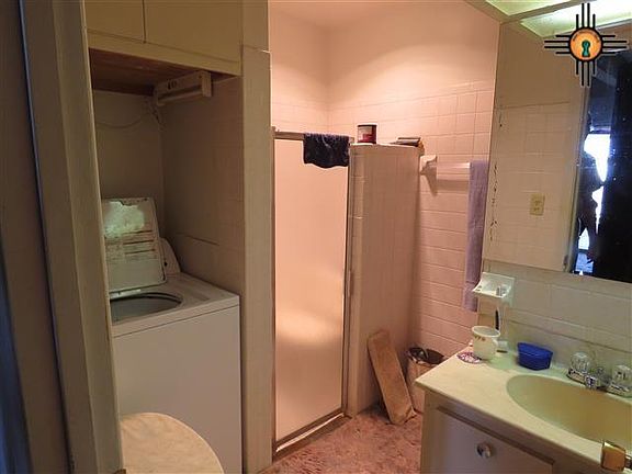 5th image of 802 Lucky St