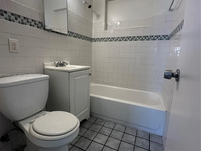 821 SW 2nd St — Photo 8