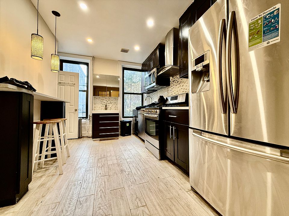 1st image of 254 Wyckoff St APT 4