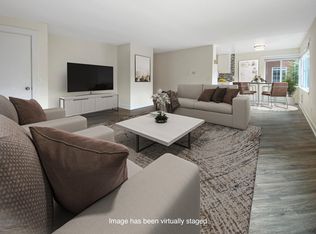 716 N 94th St, Seattle, WA 98103