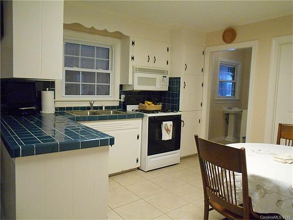 5th image of 213 Edgewood Dr