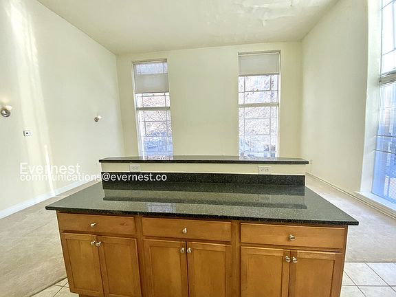 5th image of 525 E Grace St APT 101
