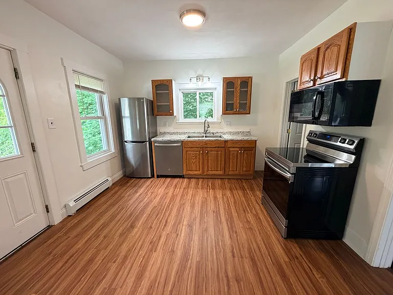 10 Shelby Ln #4 — Photo 1