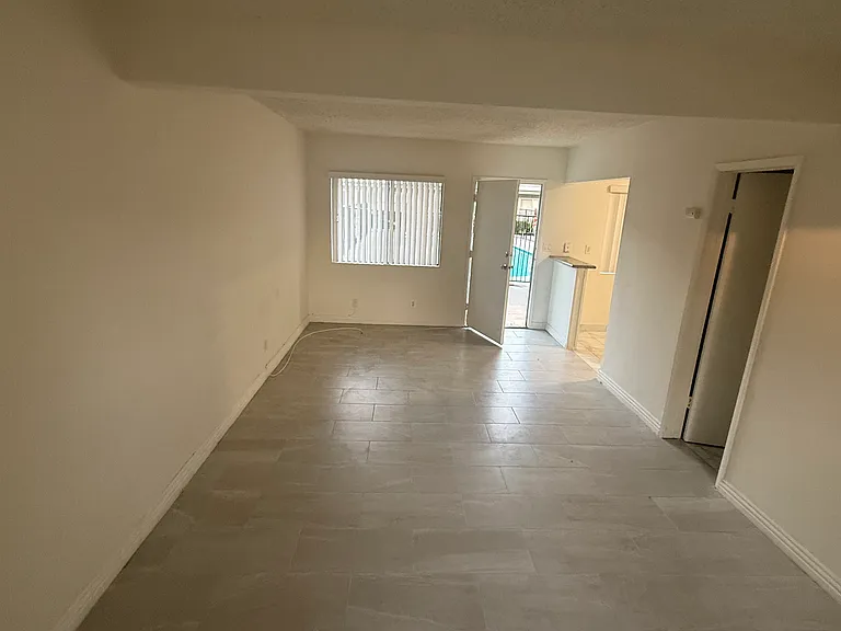 816 W Colorado Blvd #C — Photo 6