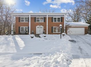 5 Kildare Ct, Deerfield, IL 60015