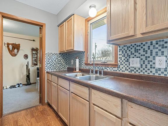 5th image of 1219 Selby Ave