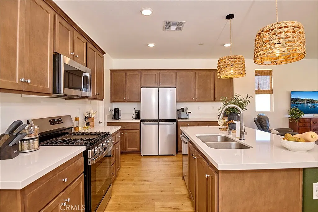 2 bed, 2.5 bath, 1400 sqft, $2,650 — Photo 4