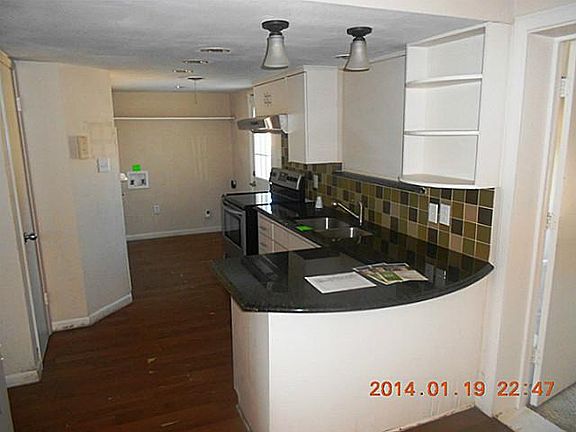 2nd image of 3047 Amber Ln