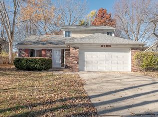 3S130 Bayview Ct, Warrenville, IL 60555