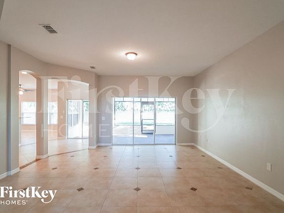 3rd image of 2511 Summerland Way