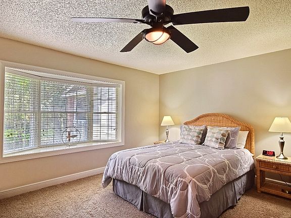 4th image of 131 E Park Shores Cir APT 16E