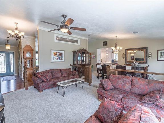 4th image of 2140 Oak Tree Dr E