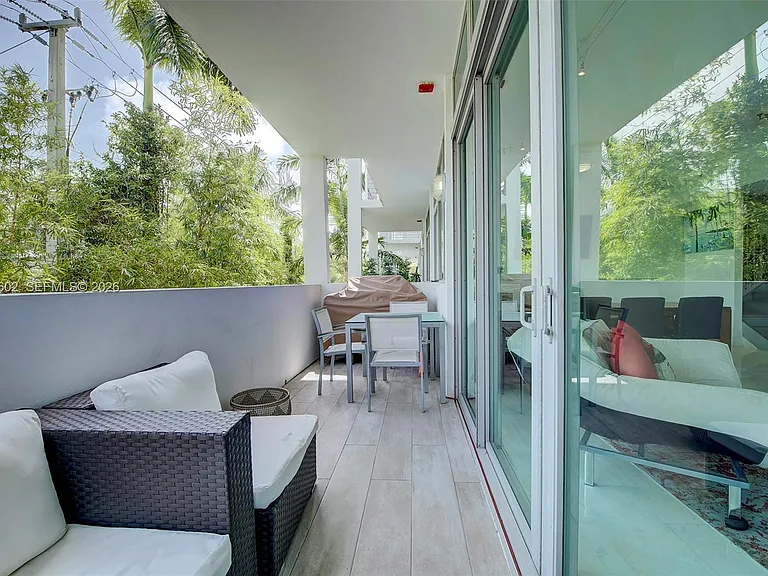 1577 Bay Rd #201 — Photo 25