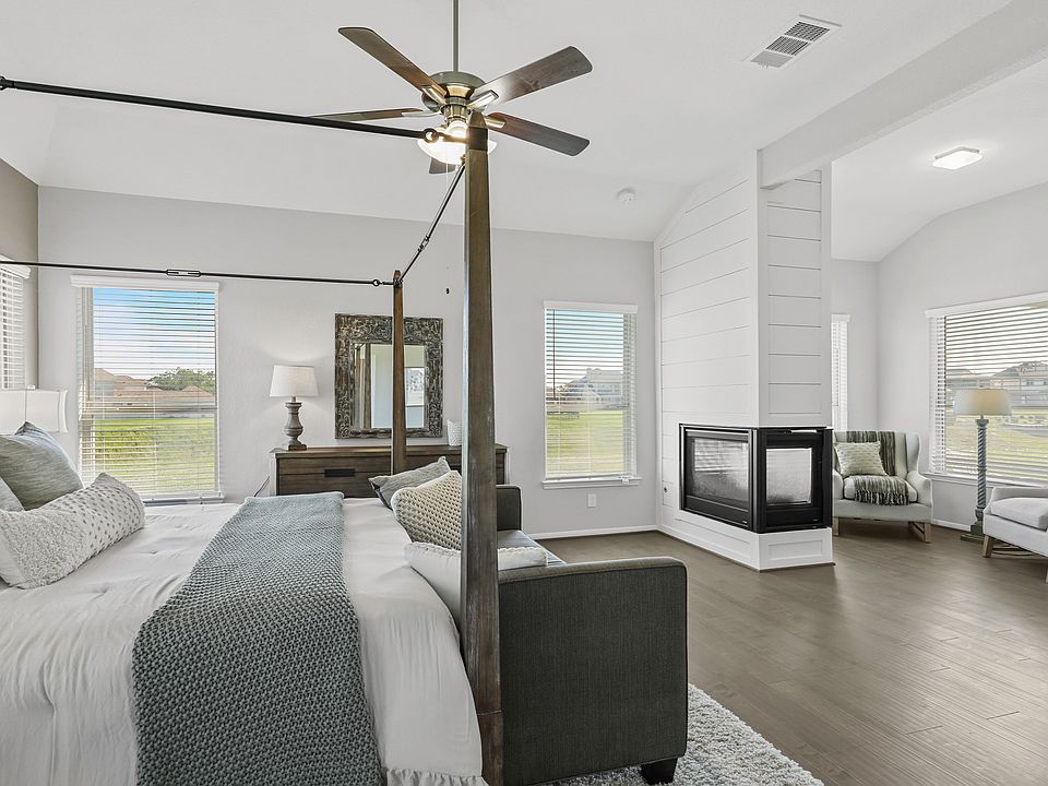 Owner s suite with sitting room