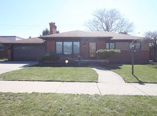 19002 Holbrook Ave, Eastpointe, MI 48021