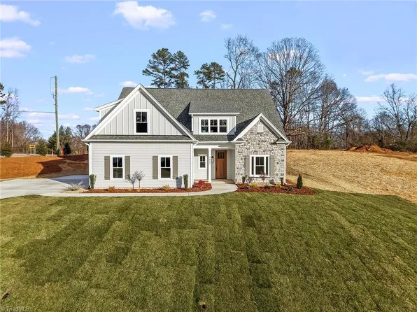 5021 Ashwood Forest Trl, Clemmons, NC 27012